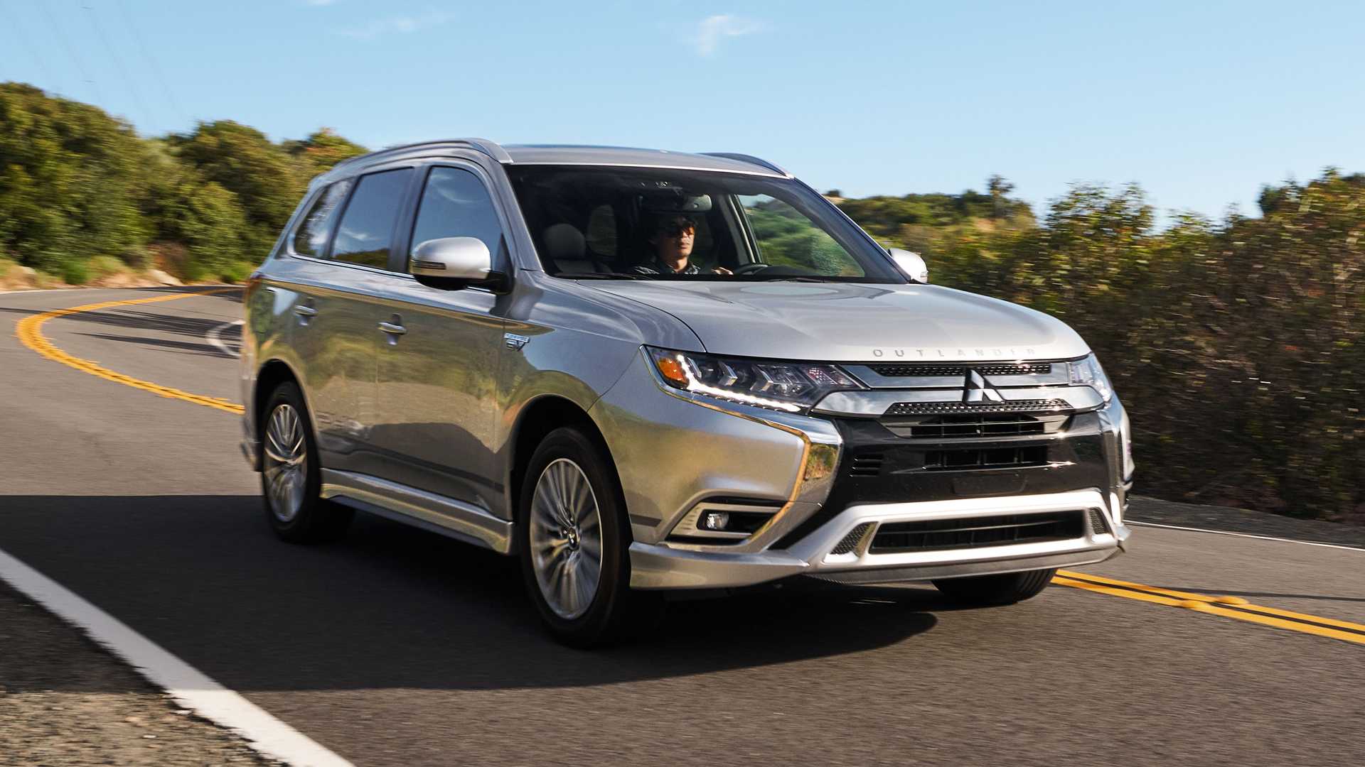 Outlander 2021. Mitsubishi Outlander PHEV. Митсубиси Аутлендер гибрид 2018. Митсубиси Outlander 2021. Mitsubishi Outlander 2021.