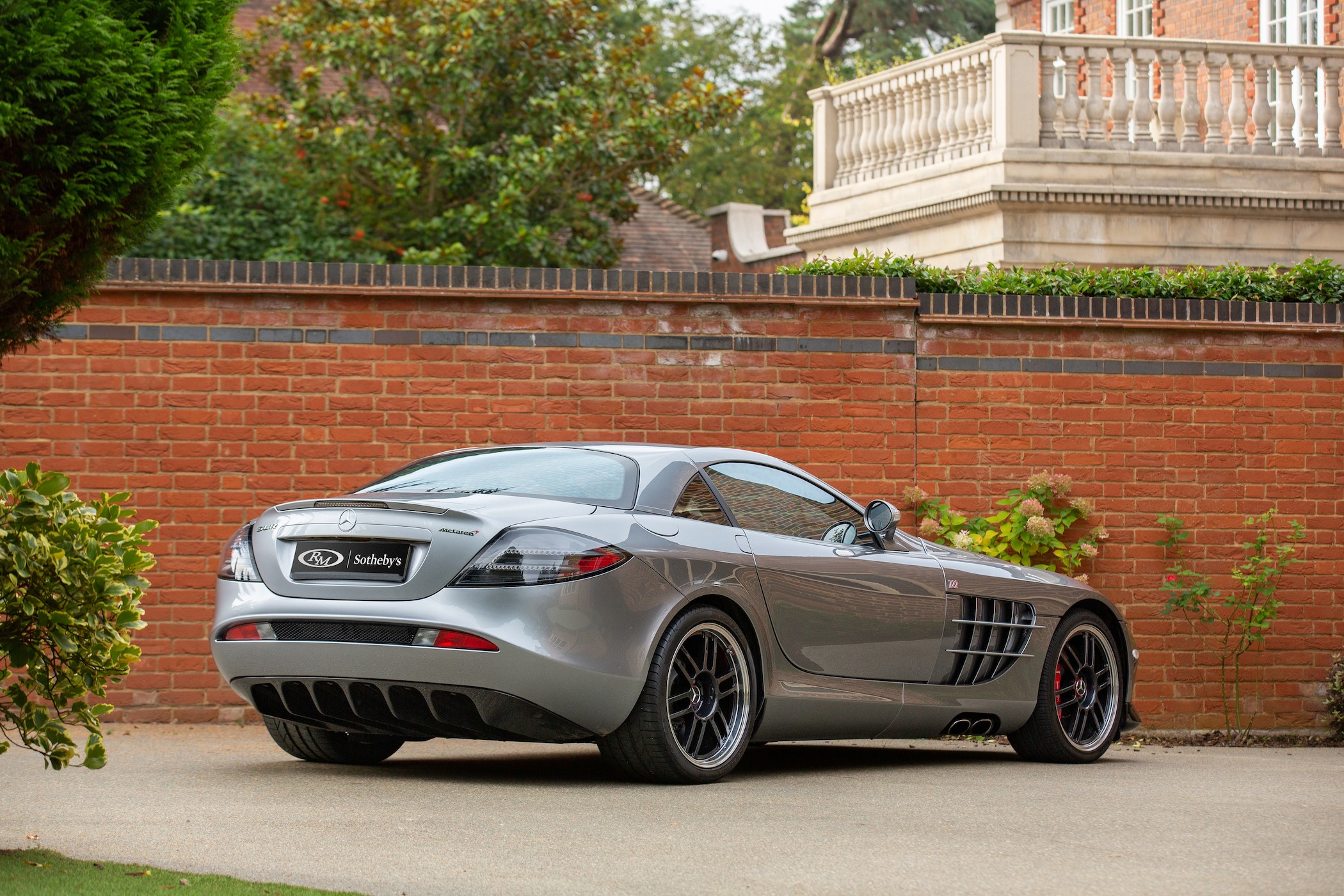 Mercedes Benz SLR MCLAREN 999